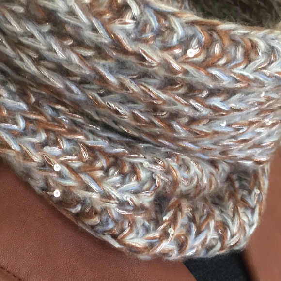 NWT Cozy Sparkly Infinity Scarf, 15" x 17" 🧡 - Picture 3 of 10